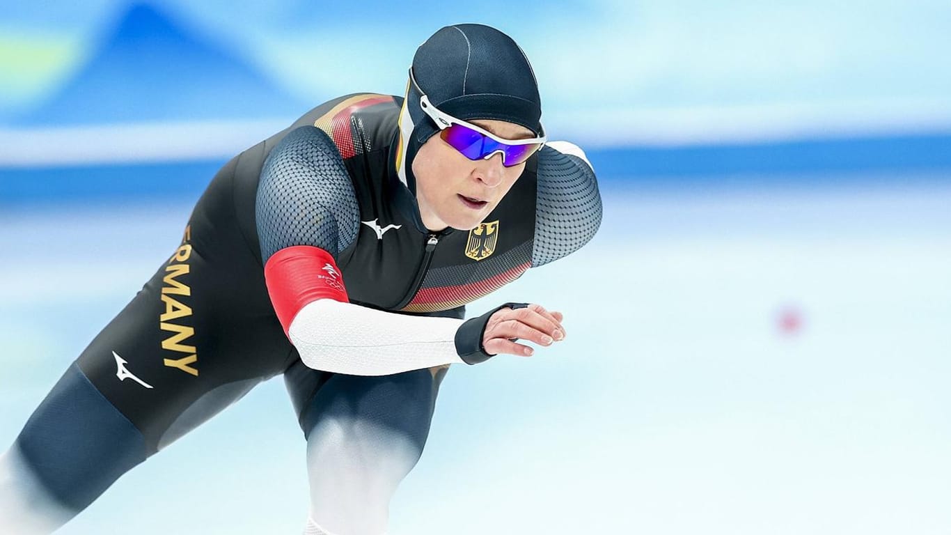 Claudia Pechstein: Die Rekordolympionikin hatte mit der Medaillenentscheidung über 3.000 Meter nichts zu tun.