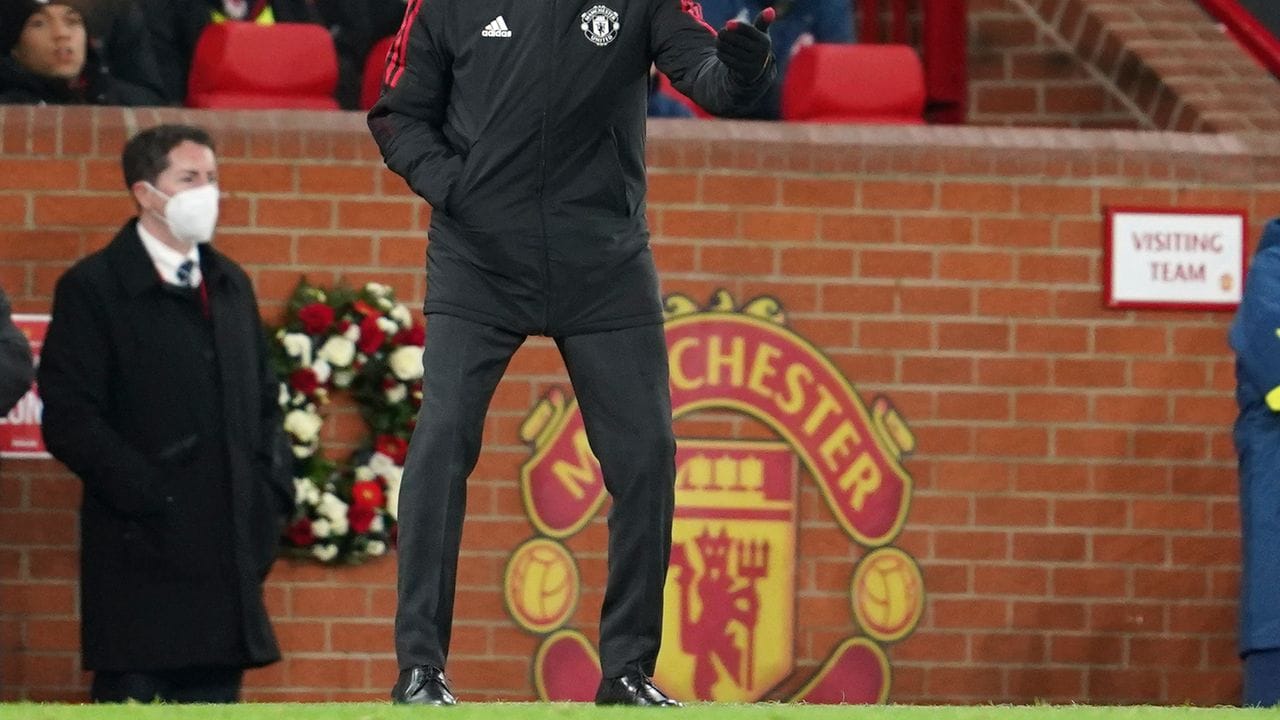 Ralf Rangnick ist mit Manchester United im FA Cup gescheitert. Ralf Rangnick ist mit Manchester United im FA Cup gescheitert.