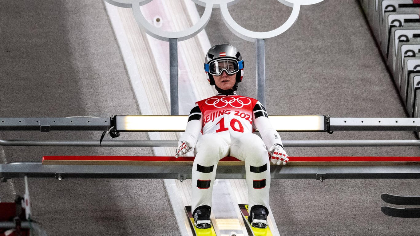 Sophie Sorschag: Die Österreicherin wurde beim ersten Skisprung-Durchgang auf der Normalschanze disqualifiziert.