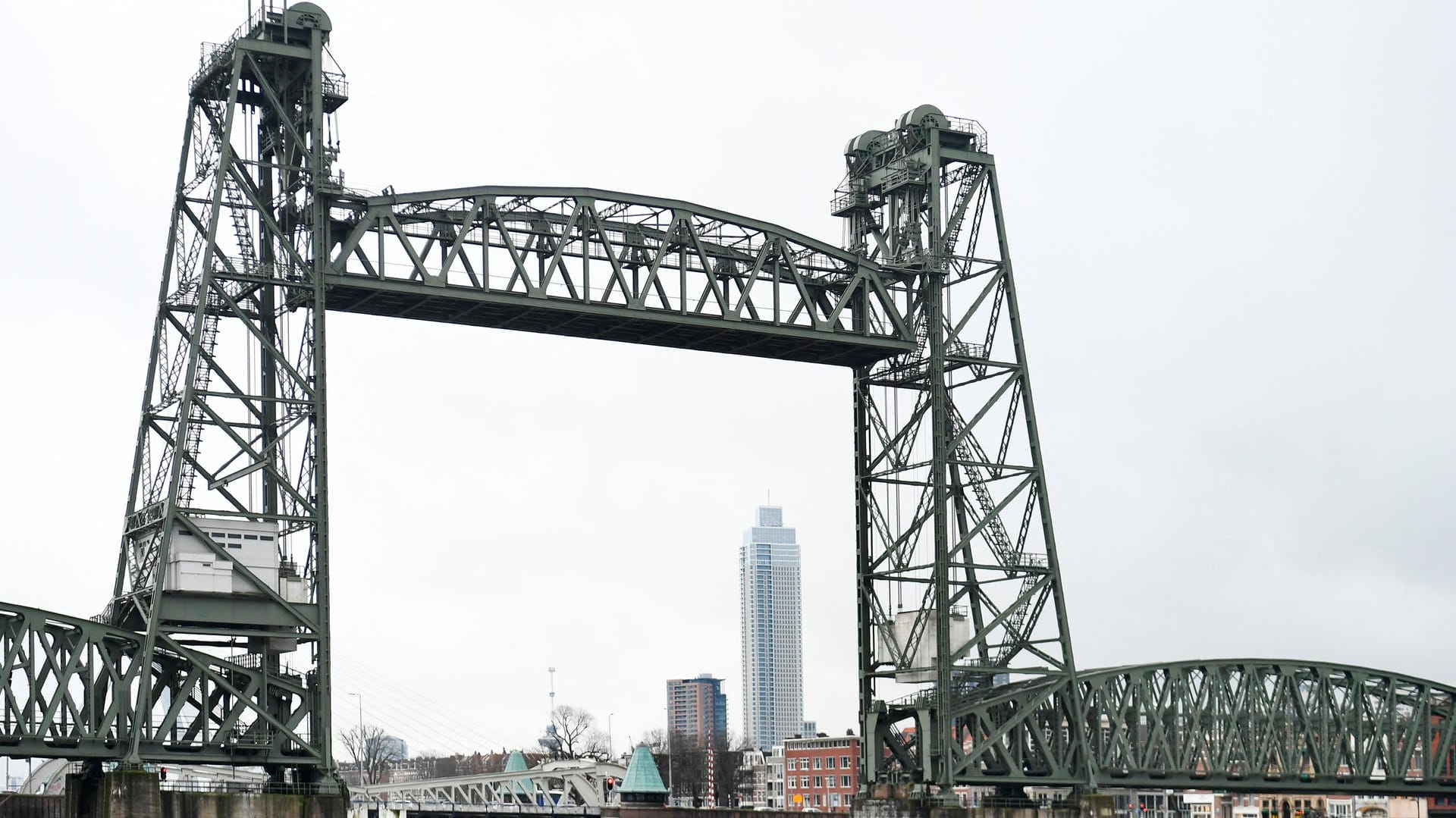 Die Brücke "De Hef" in Rotterdam: Das historische Bauwerk steht unter Denkmalschutz.