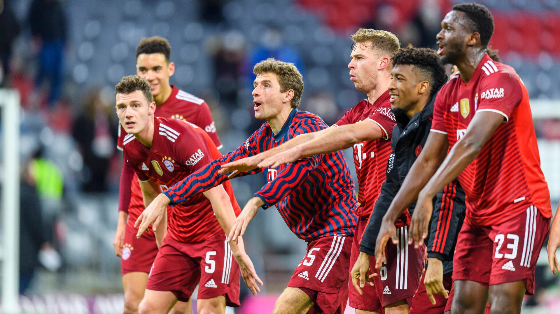 Jubel beim Rekordmeister: Die Münchner haben sich im Topspiel gegen RB Leipzig durchgesetzt. Jubel beim Rekordmeister: Die Münchner haben sich im Topspiel gegen RB Leipzig durchgesetzt.