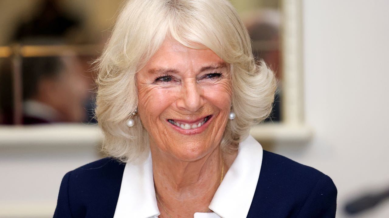 Herzogin Camilla soll nach dem Willen der Queen eines Tages an der Seite des Thronfolgers Prinz Charles Königin werden. Herzogin Camilla soll nach dem Willen der Queen eines Tages an der Seite des Thronfolgers Prinz Charles Königin werden.