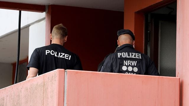 2018 wurde nach einem Hinweis in Köln-Chorweiler ein Paar festgenommen, das ein Attentat mit Rizin geplant hatte. 2018 wurde nach einem Hinweis in Köln-Chorweiler ein Paar festgenommen, das ein Attentat mit Rizin geplant hatte.
