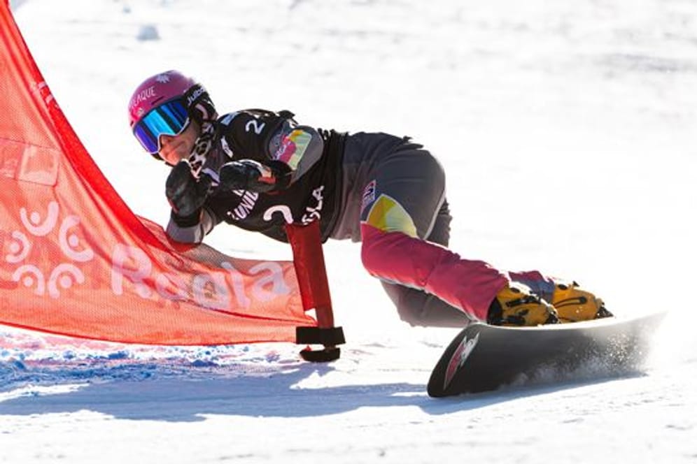 Snowboarderin Ramona Hofmeister startet in Peking im Parallel-Riesenslalom.