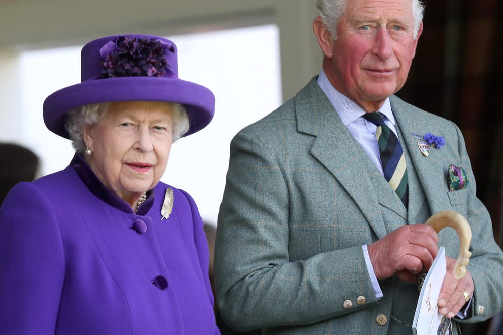 Queen Elizabeth II. und Prinz Charles: Die Königin und ihr Thronfolger.