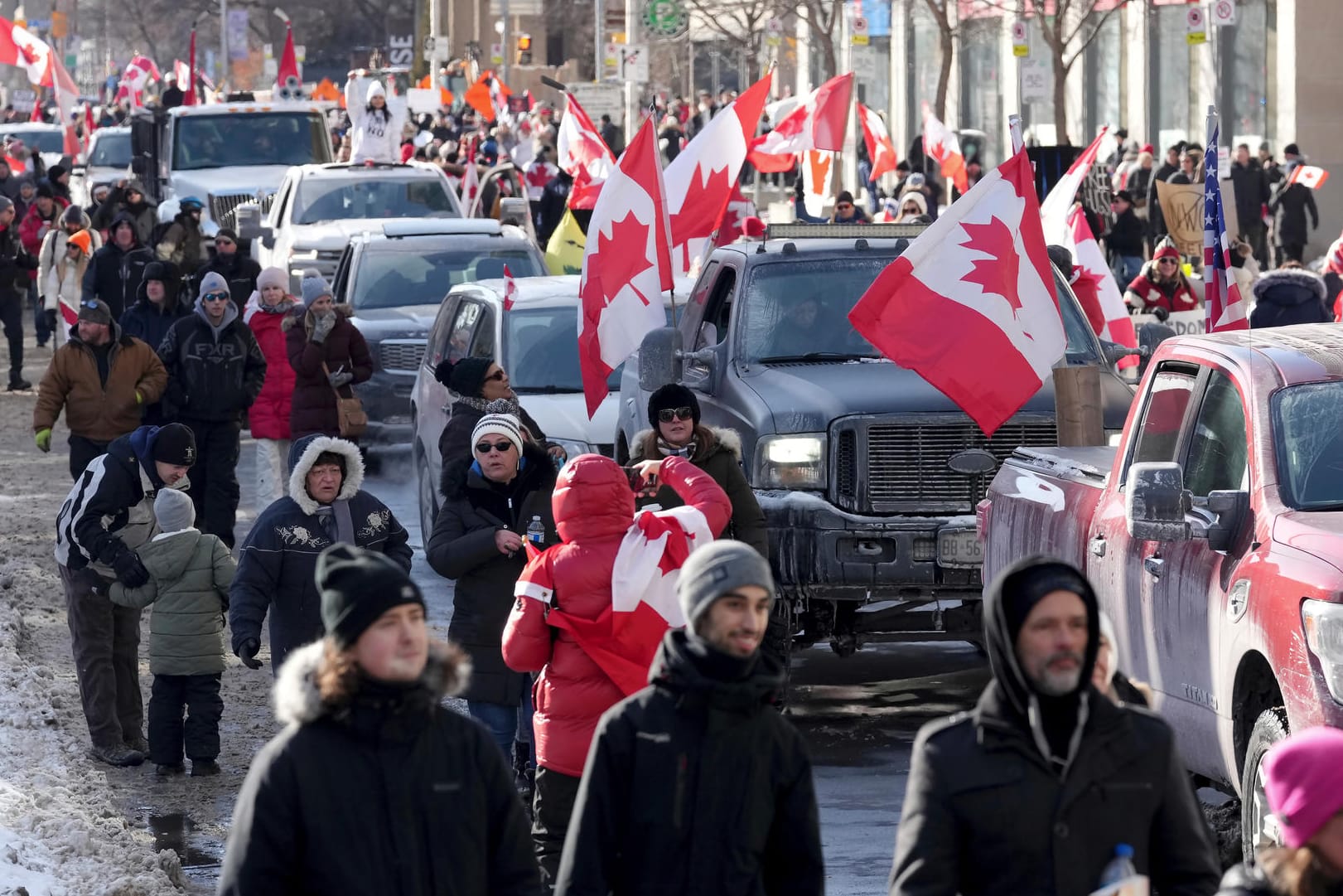 Proteste in Ottawa: In Kanada ist es bei Protesten gegen Corona-Maßnahmen und Impfvorschriften zu Festnahmen gekommen.