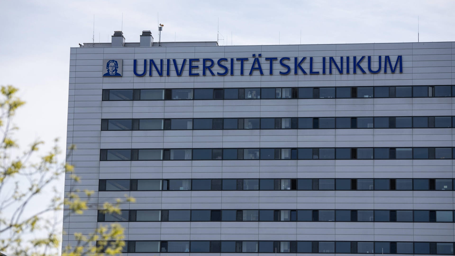 Uniklinikum in Frankfurt: Eine zweistellige Anzahl des medizinischen Personal befindet sich in Quarantäne.