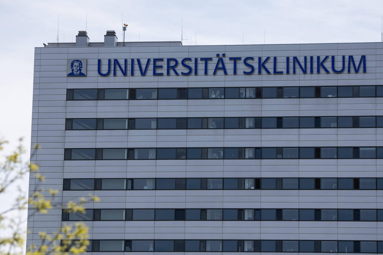 Uniklinikum in Frankfurt: Eine zweistellige Anzahl des medizinischen Personal befindet sich in Quarantäne.