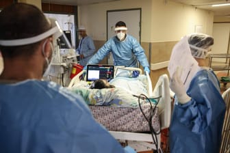 Krankenhaus in Israel: Die Zahl der schweren Corona-Fälle nimmt zu.