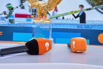 Ein ZDF-Mikrofon beim Wintersport (Symbolbild): Bei den Olympischen Spielen kam es bei der Übertragung zu einem kleinen Zusammenbruch eines Kameramannes.