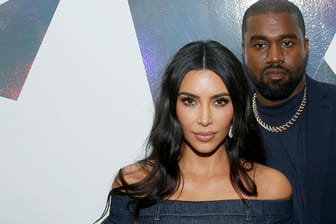 Kim Kardashian und Kanye West: Zwischen den beiden US-Stars scheint es einen Rosenkrieg zu geben.