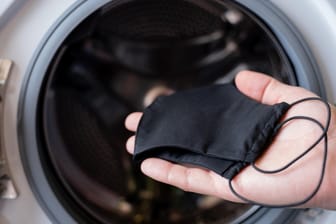Maschinenwäsche: In Säckchen gepackt, können Sie auch Tasten von der Computertastatur in der Waschmaschine reinigen.