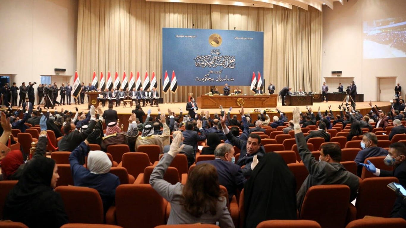 Irakisches Parlament in Bagdad (Archivbild): Die Wahl des Präsidenten ist nach Boykottaufrufen mehrerer politischer Blöcke zunächst gescheitert.