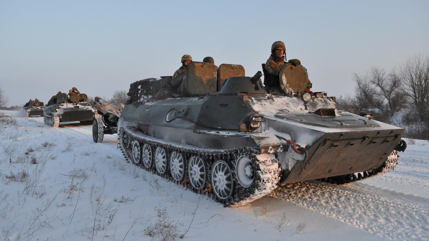 Ukrainische Panzer im Oblast Cherson in der Nähe der Krim: Aus Sorge vor einem russischen Einmarsch probt die ukrainische Armee für den Kriegsfall.