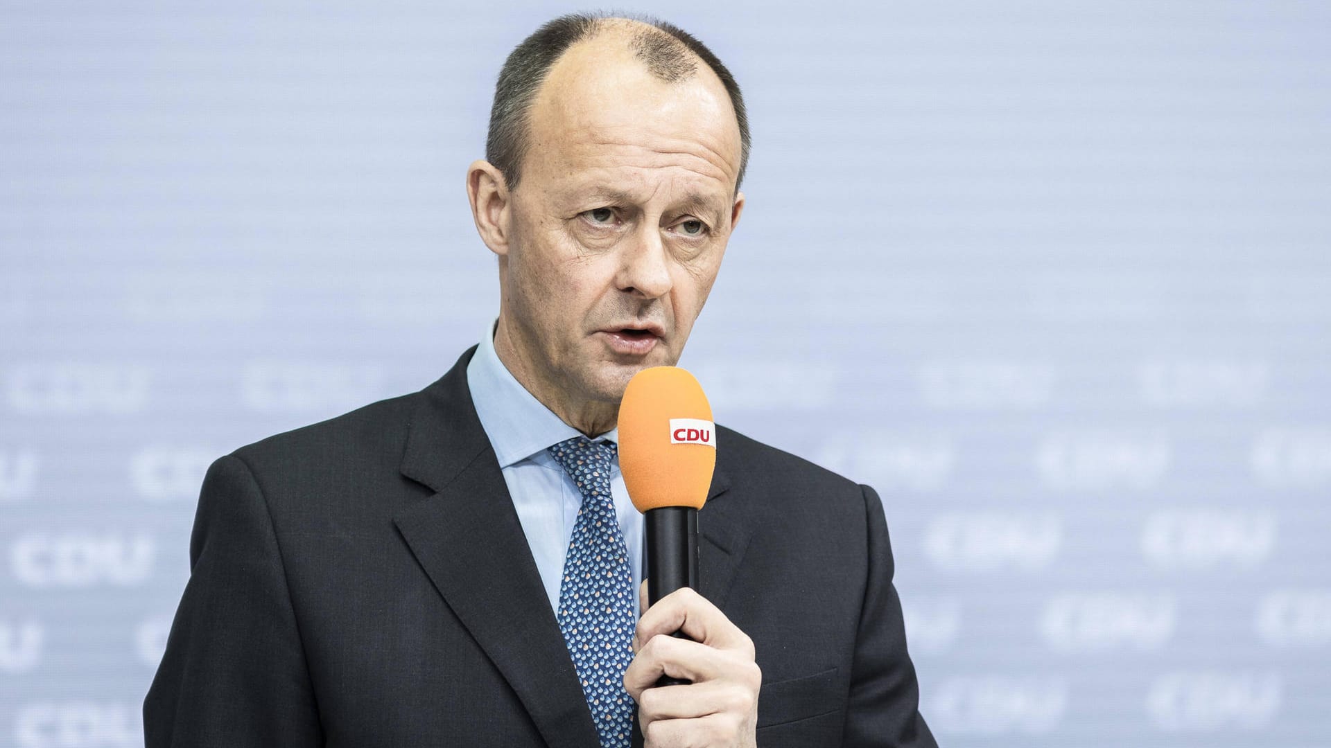 CDU-Chef Friedrich Merz: "Die Bundesregierung lässt die Einrichtungen und die Beschäftigten mit den Folgen dieser Impfpflicht allein"