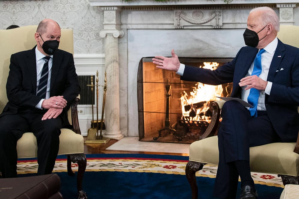 Noch brennt das Feuer: Bundeskanzler Olaf Scholz bei US-Präsident Joe Biden