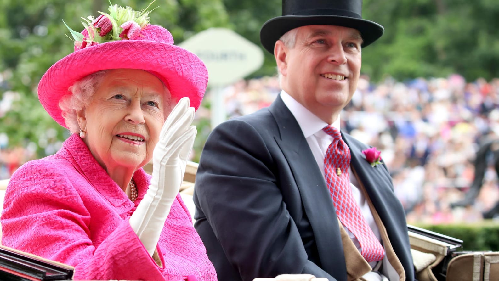 Queen Elizabeth und ihr Sohn Andrew: Offenbar wird er seine Mutter zu einem Gottesdienst begleiten. Queen Elizabeth und ihr Sohn Andrew: Offenbar wird er seine Mutter zu einem Gottesdienst begleiten.