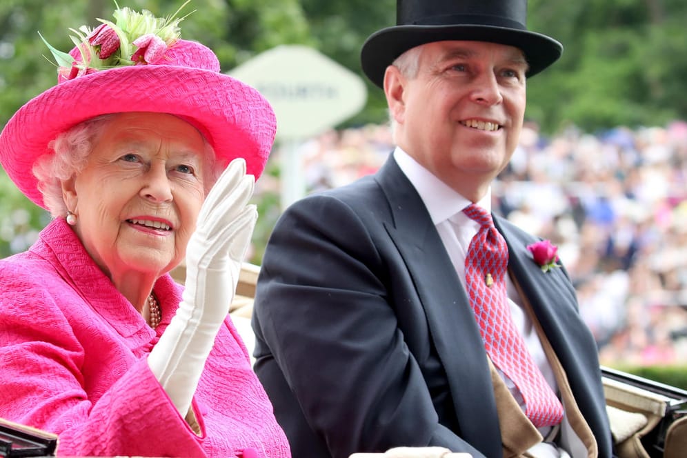 Queen Elizabeth und ihr Sohn Andrew: Offenbar wird er seine Mutter zu einem Gottesdienst begleiten.