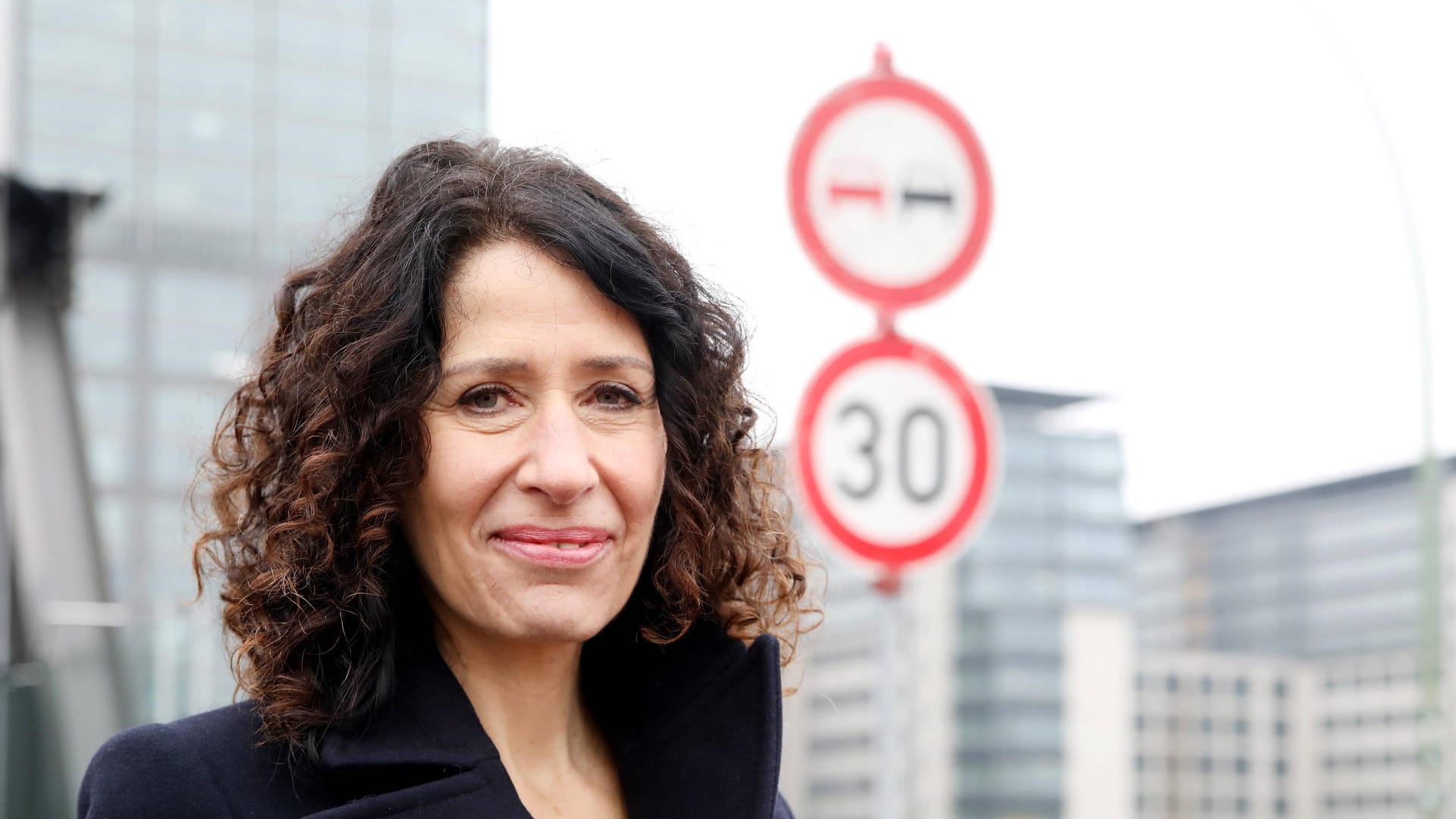 Berlins Verkehrssenatorin Bettina Jarasch (Grüne) (Archivbild): Sie will die autofreien Zonen ausweiten. Berlins Verkehrssenatorin Bettina Jarasch (Grüne) (Archivbild): Sie will die autofreien Zonen ausweiten.