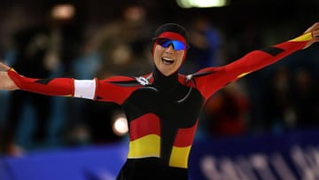 Nicht nur Claudia Pechstein konnte bei mehreren Olympischen Winterspielen Edelmetall sammeln. In der Bestenliste dominieren große Namen – darunter eine Biathlon-Legende. t-online zeigt die erfolgreichsten Athleten der Olympia-Historie.