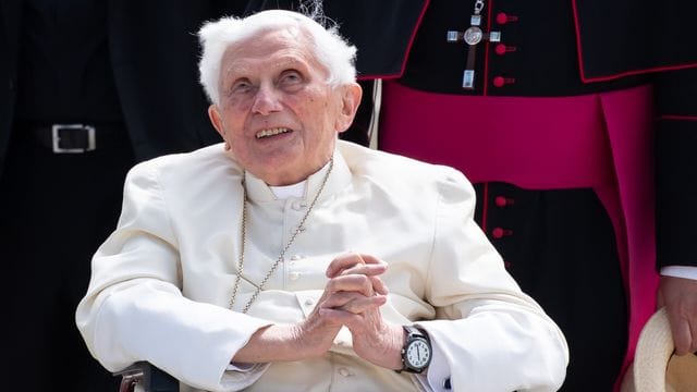 Früherer Papst Benedikt Früherer Papst Benedikt
