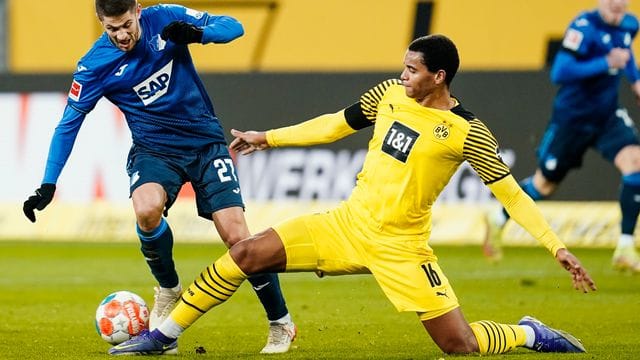 Hoffenheims Torjäger Andrej Kramaric (l) wurde positiv auf Corona getestet. Hoffenheims Torjäger Andrej Kramaric (l) wurde positiv auf Corona getestet.