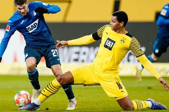 Hoffenheims Torjäger Andrej Kramaric (l) wurde positiv auf Corona getestet.