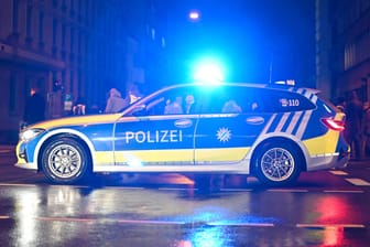 Polizeiwagen in Nürnberg (Symbolbild): Die Verdächtigen befinden sich in U-Haft.