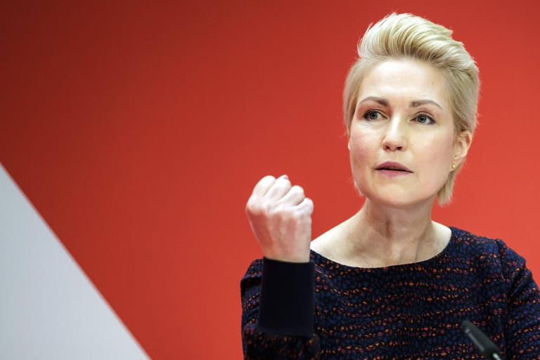 SPD-Ministerpräsidentin Manuela Schwesig: Ihre mit Gerhard Schröder gegründete "Wasserstoff-Hanse" klang nach Klimaschutz. Nord Stream 2 stand nur zwischen den Zeilen.