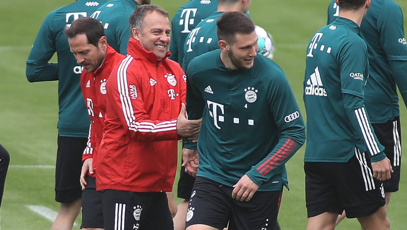 Kennen sich noch vom FC Bayern: Hansi Flick (l.) und Niklas Süle.