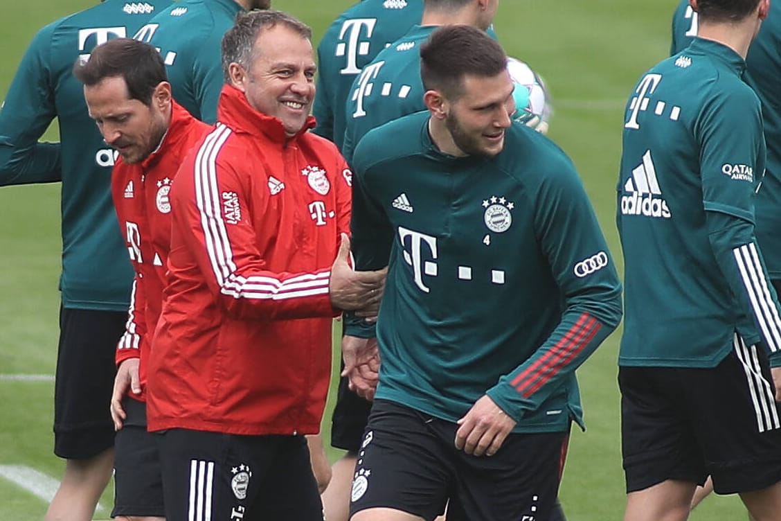 Kennen sich noch vom FC Bayern: Hansi Flick (l.) und Niklas Süle.