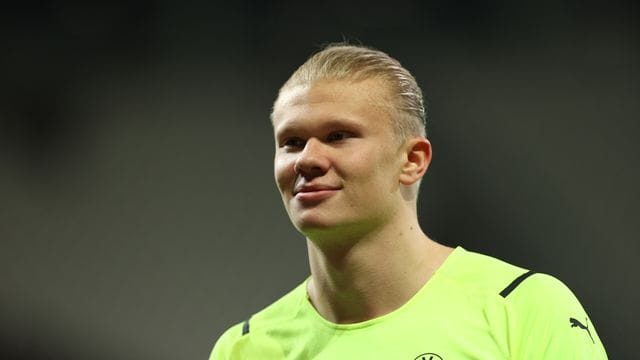 Soll bei Paris Saint-Germain Wunschkandidat als Ersatz für Mbappé bei dessen Abgang sein: Erling Haaland.