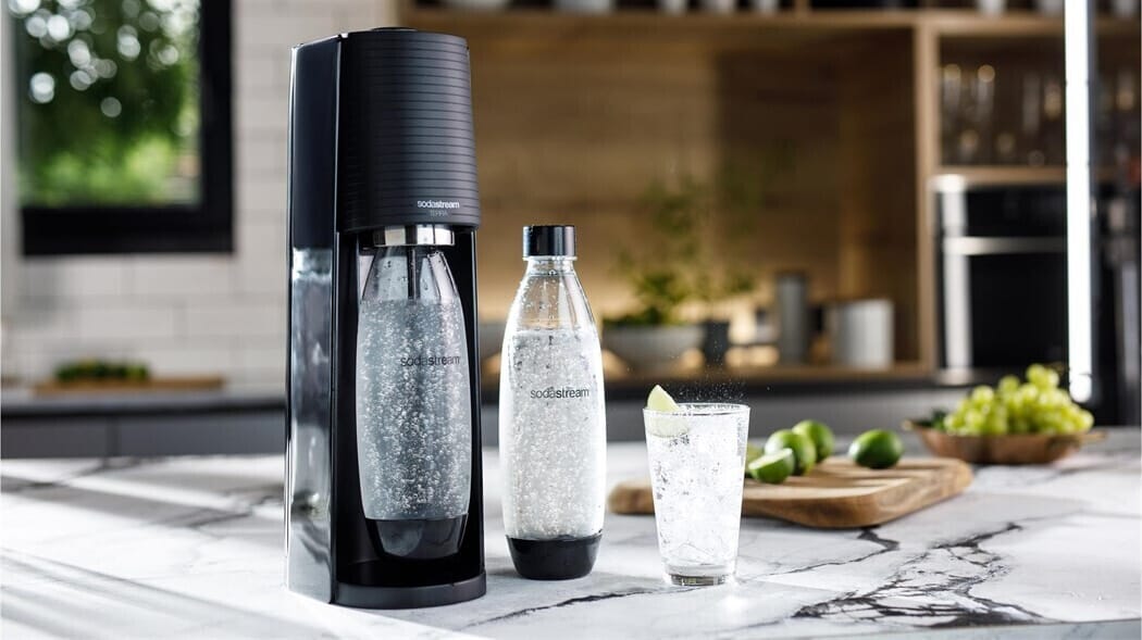 Den SodaStream Wassersprudler Terra gibt es heute bei Netto im Set 50 Prozent günstiger.