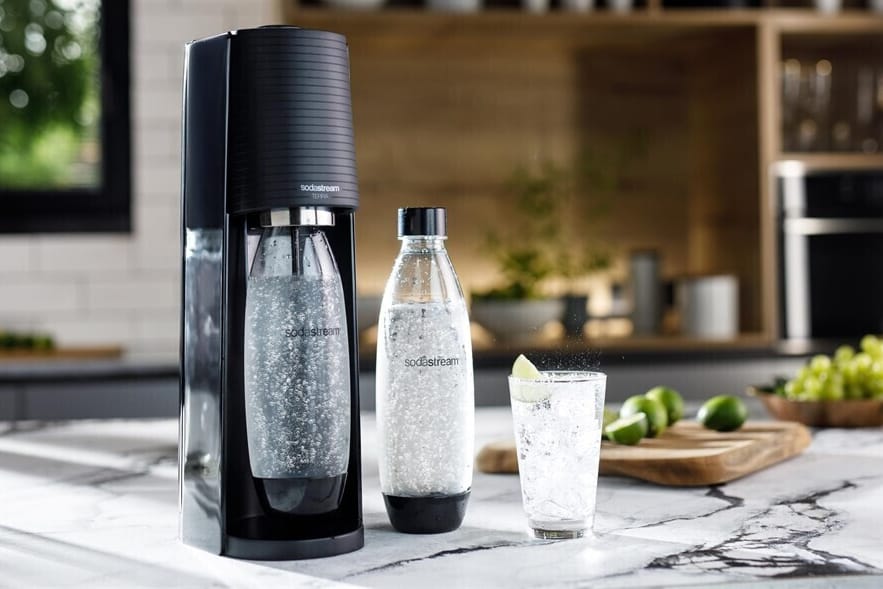 Den SodaStream Wassersprudler Terra gibt es heute bei Netto im Set 50 Prozent günstiger.