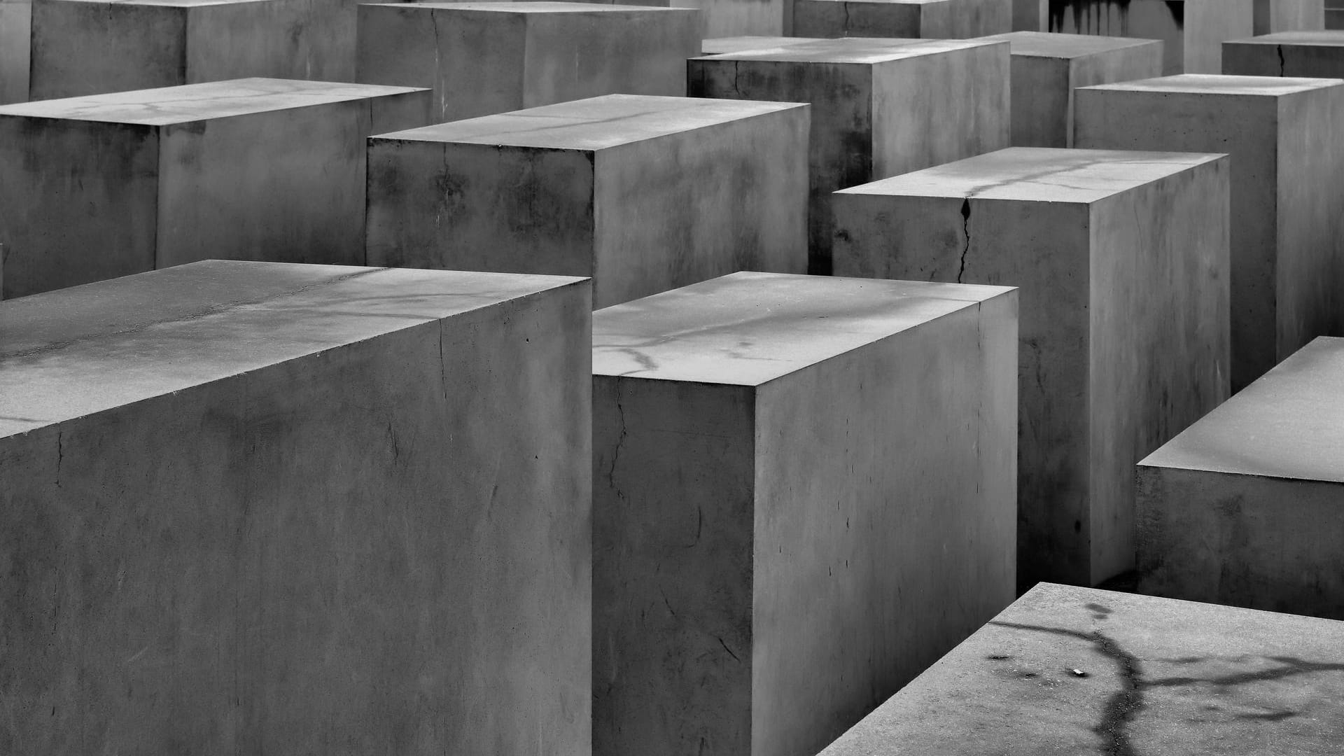 Holocaust-Mahnmal im Zentrum von Berlin (Archivbild): Auf der Gedenkstätte wurde ein eingeritztes Hakenkreuz entdeckt.