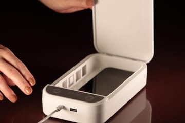 Gute UV-DesinfektionsgerΓ€te befreien Smartphones, SchlΓΌssel und Co. von Viren und Bakterien. (Quelle: ERDEMGENC/Thinkstock by Getty-Images-bilder) Gute UV-DesinfektionsgerΓ€te befreien Smartphones, SchlΓΌssel und Co. von Viren und Bakterien.