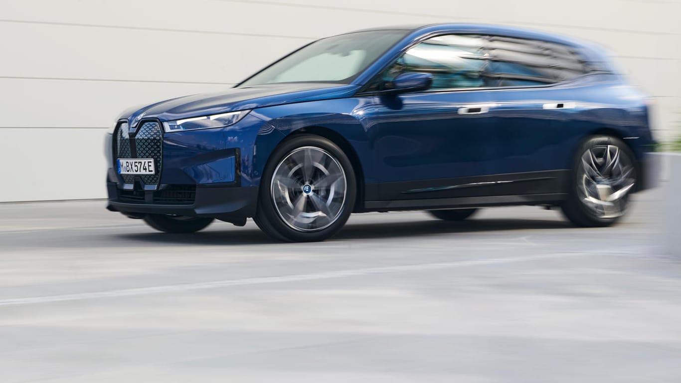 Dauerläufer: Neue Modelle wie der BMW iX bieten Reichweiten, die man bisher nicht von E-Autos kannte.