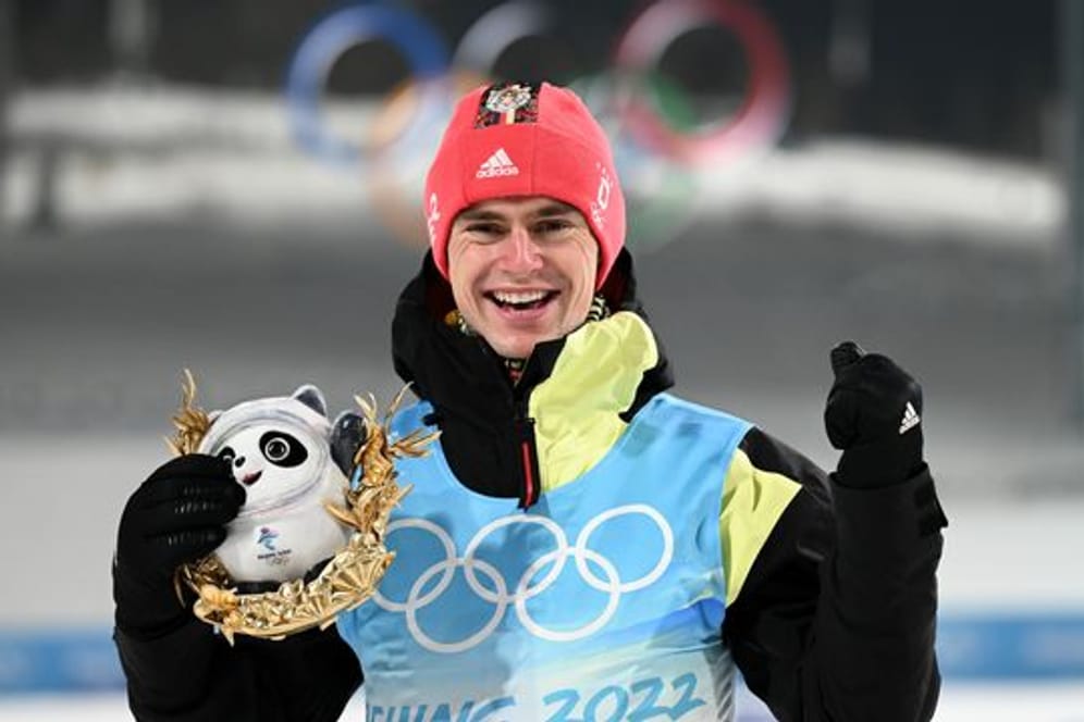 Olympiasieger Vinzenz Geiger hat chaotische Tage in China hinter sich.