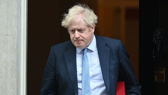 Boris Johnson steht auch parteiintern in der Kritik - mehrere Abgeordnete fordern seinen Rücktritt.