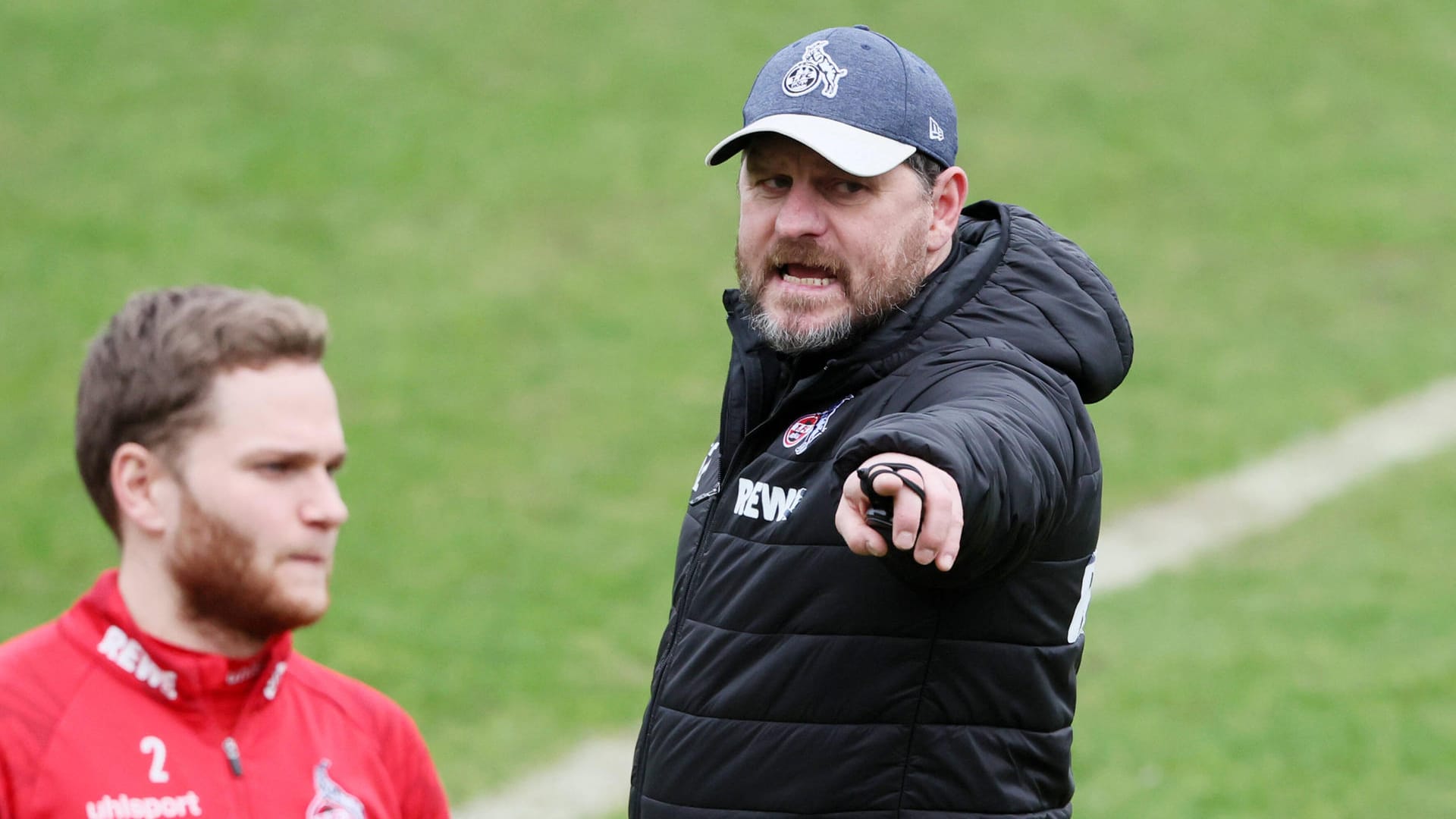 Nach seiner Corona-Erkrankung stand FC-Trainer Steffen Baumgart heute wieder auf dem Trainingsplatz.