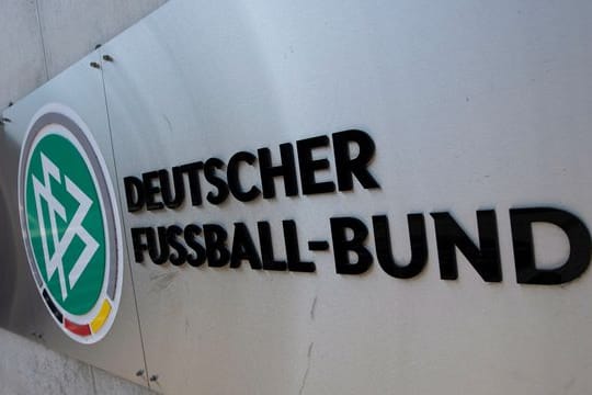 Der Deutsche Fußball-Bund hat das Spiel zwischen dem SC Sand und dem VfL Wolfsburg wegen mehrerer Corona-Fälle abgesetzt.