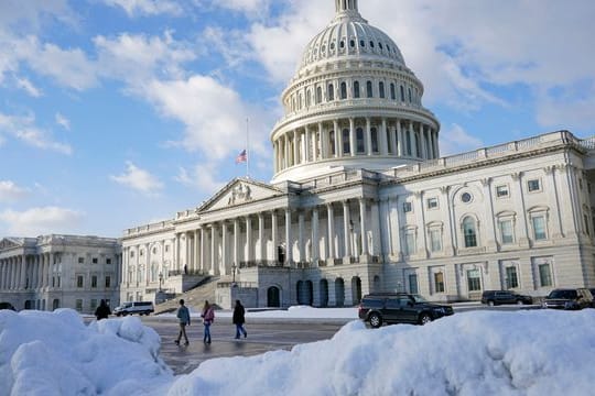 Der Untersuchungsausschuss zur Erstürmung des US-Kapitols hat Peter Navarro vorgeladen, einen damals ranghohen Berater von Ex-Präsident Donald Trump.