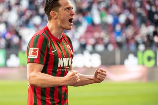 Michael Gregoritsch von Augsburg könne sich "vorstellen, in die Premier League zu gehen.