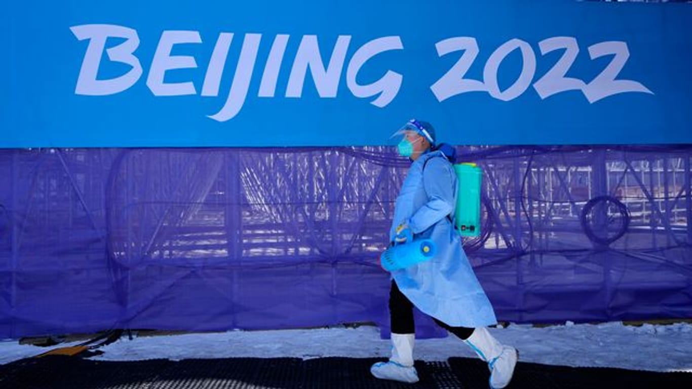 Bei den Winterspielen in Peking hat es weitere Corona-Fälle gegeben.