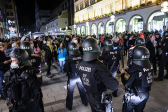 Polizeieinsatz in München: Die Demonstranten wurden von der Polizei eingekesselt.