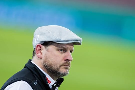 Cheftrainer Steffen Baumgart ist nach seiner einwöchigen Corona-Quarantäne auf den Trainingsplatz des 1.