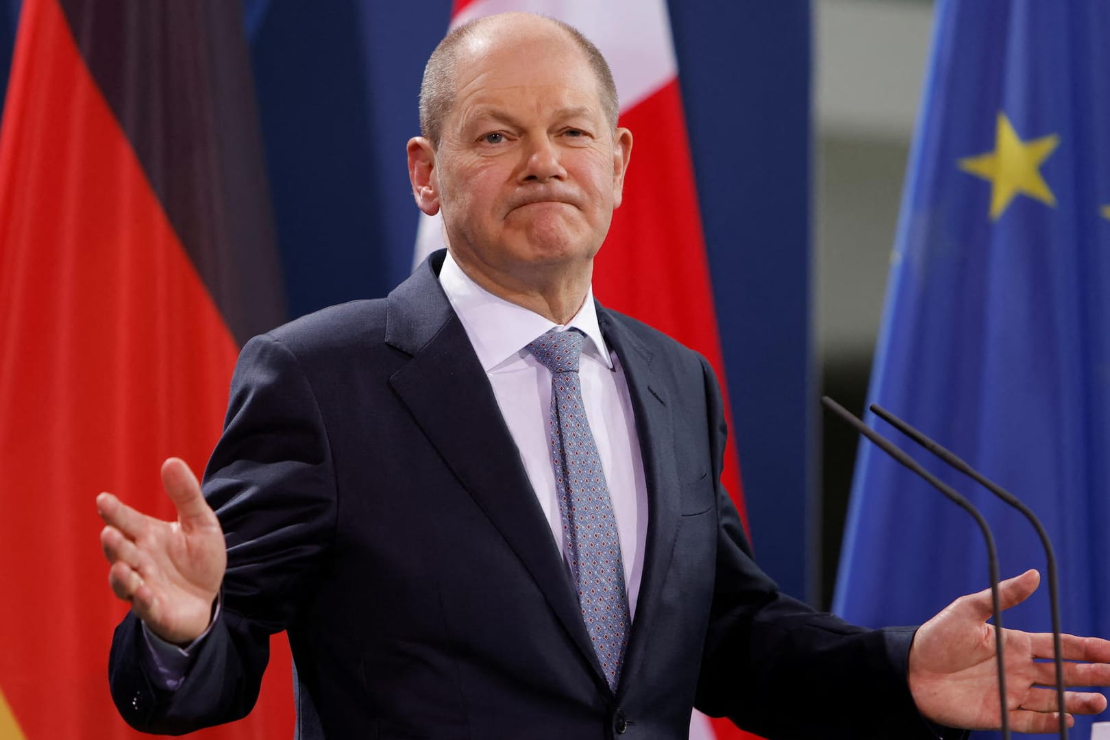 Olaf Scholz (beim Treffen mit Dänemarks Premierministerin): Bei Thema Pipeline verstummt er.