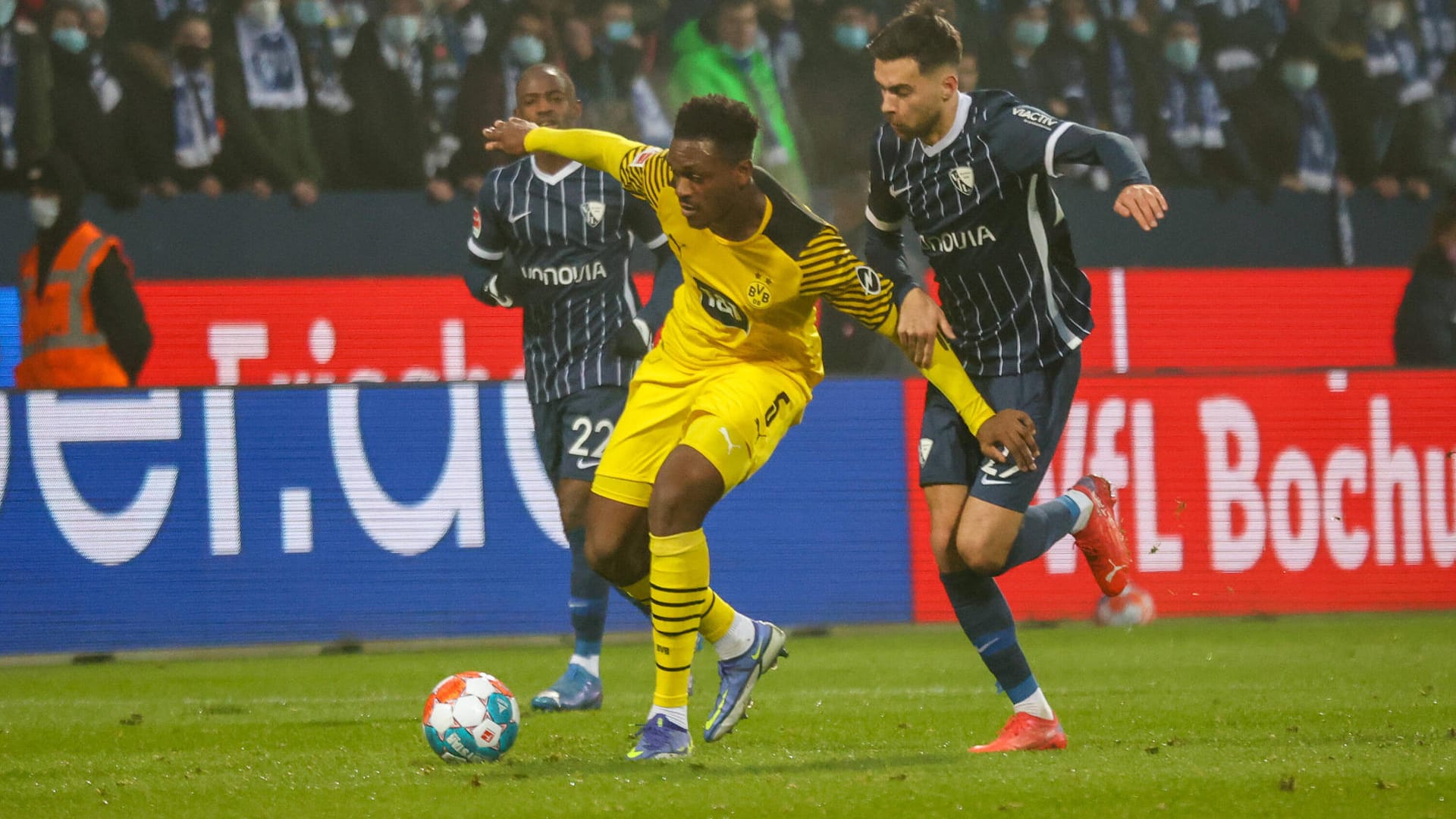 Dan-Axel Zagadou im Spiel gegen den VfL Bochum (Archivbild): Ihn zeichnet seine Zweikampfstärke aus.