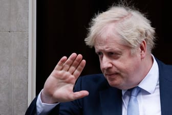 Boris Johnson Leaves 10 Downing Street For Prime Minister s Questions British Prime Minister Boris Johnson leaves 10 Do