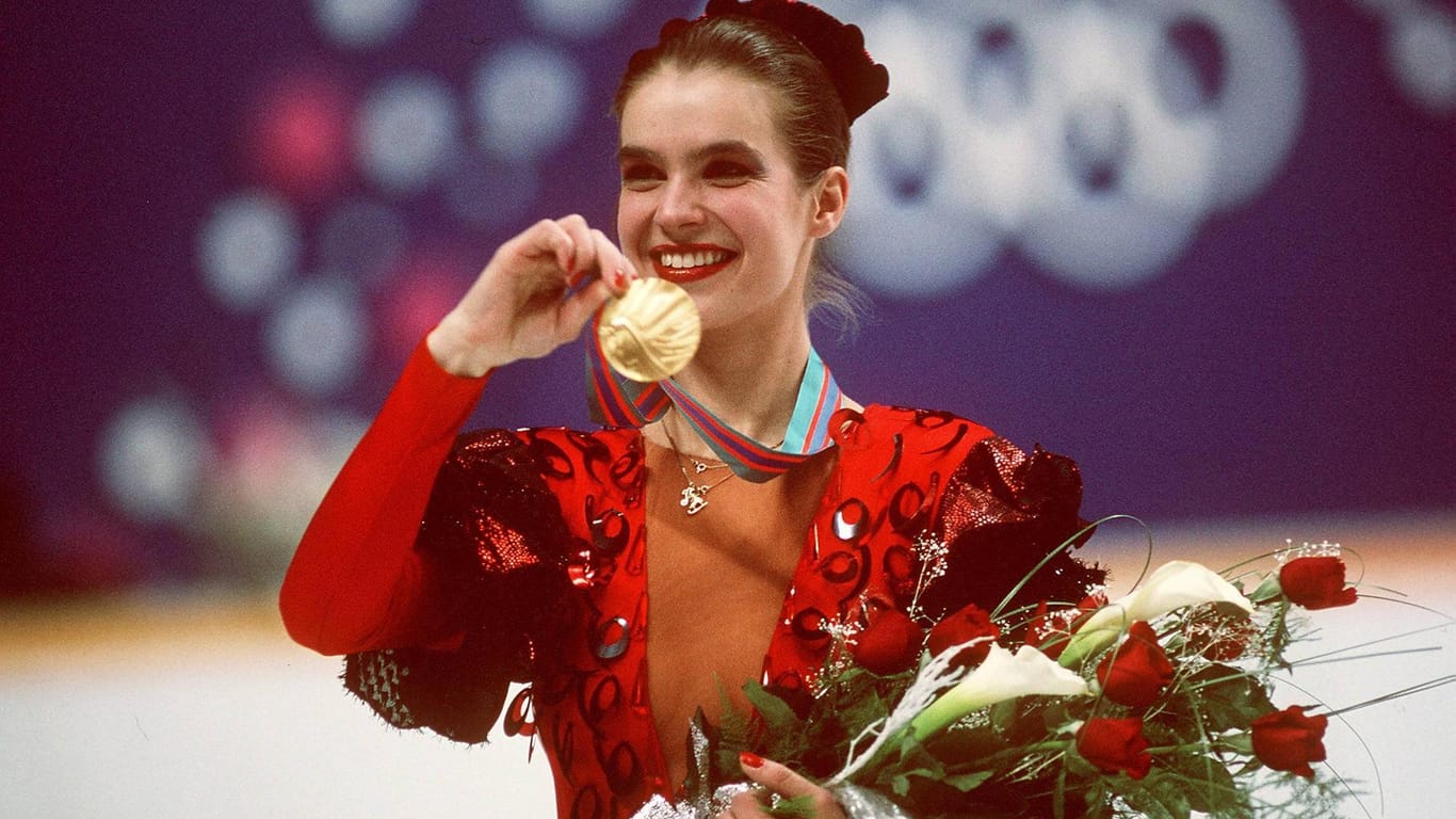 Die ehemalige deutsche Eiskunstläuferin Katarina Witt gewann zweimal die Goldmedaille bei Olympischen Spielen.